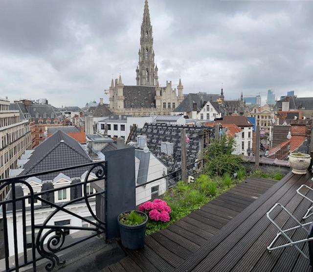 Duplex Dernier Etage Avec Terasse A Deux Pas De La Grand Place 브뤼셀 외부 사진