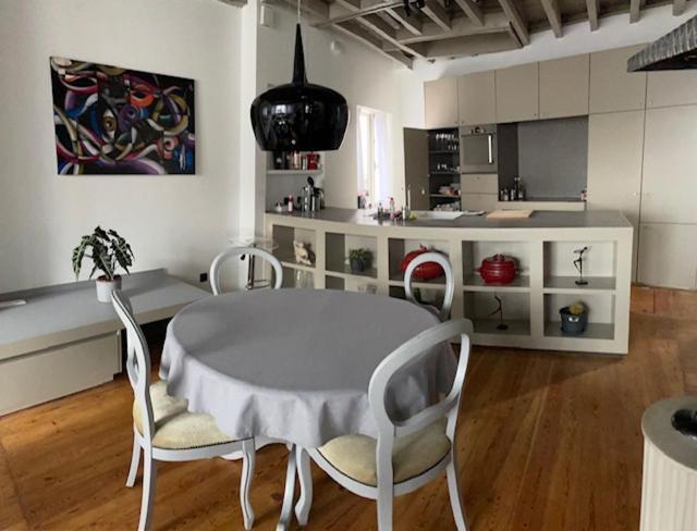 Duplex Dernier Etage Avec Terasse A Deux Pas De La Grand Place 브뤼셀 외부 사진