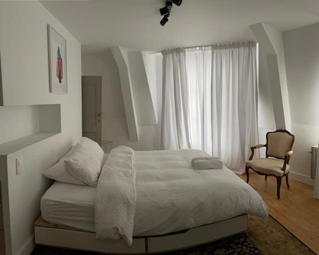 Duplex Dernier Etage Avec Terasse A Deux Pas De La Grand Place 브뤼셀 외부 사진